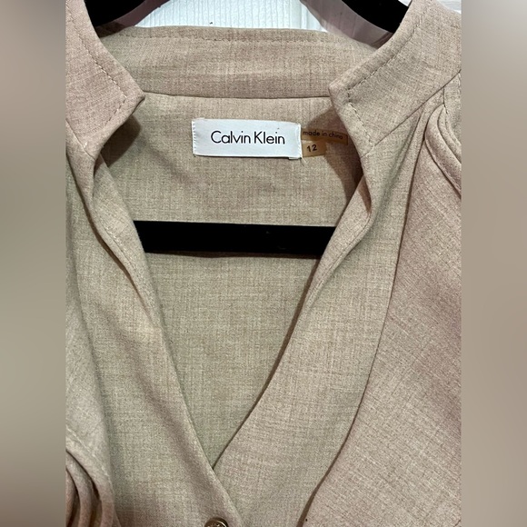 Calvin Klein Tan Ruffle Collar V Neck Sleeveless Pleated Fit and Flare Dress - Picture 3 of 11